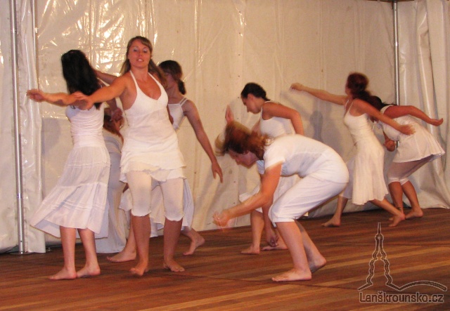 07studio Z Dance.jpg